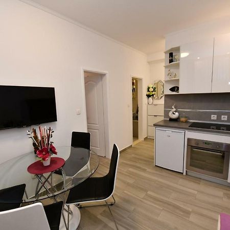 Apartment Cecilija Сини Екстериор снимка