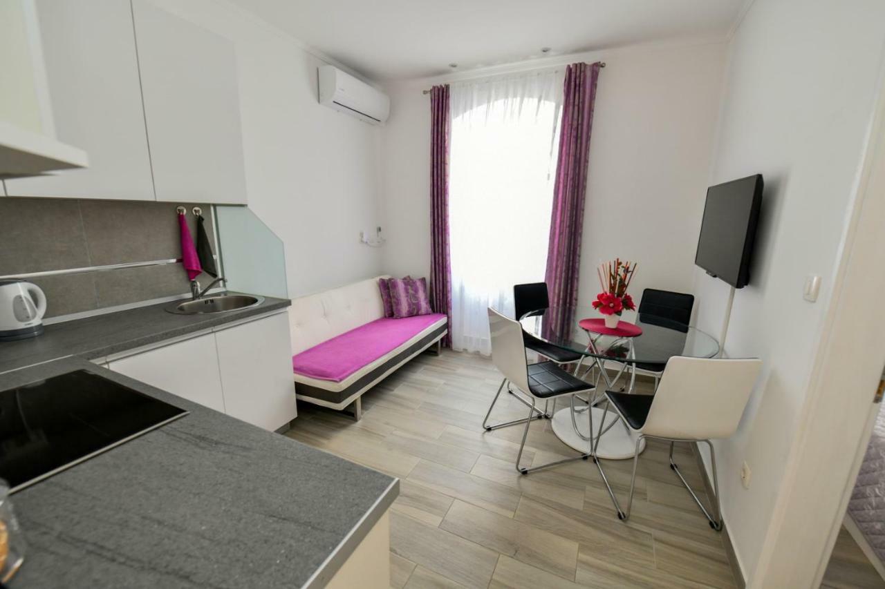 Apartment Cecilija Сини Екстериор снимка