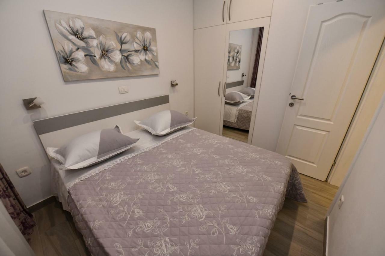 Apartment Cecilija Сини Екстериор снимка