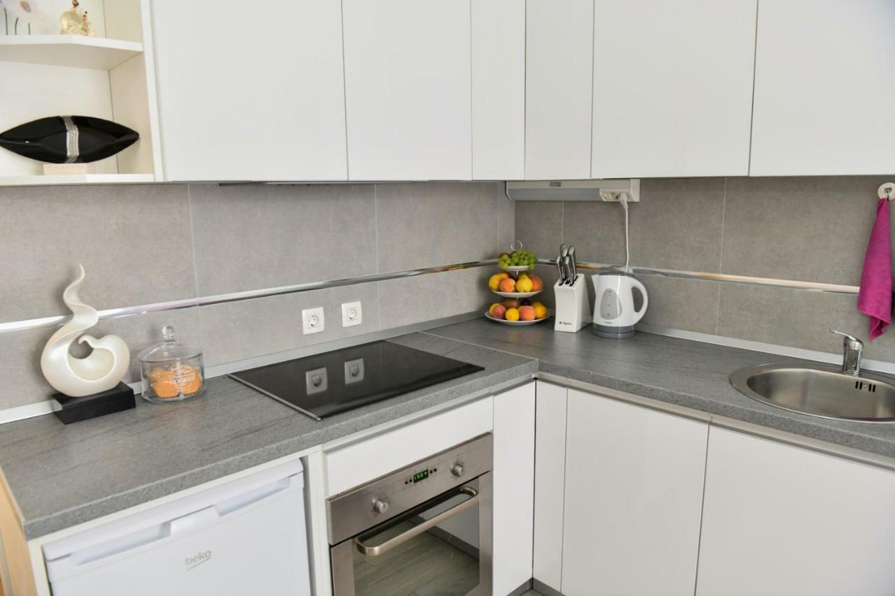 Apartment Cecilija Сини Екстериор снимка