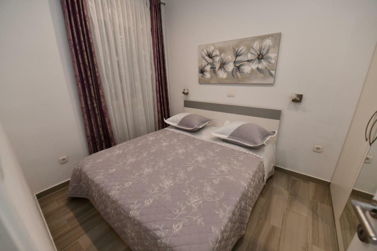 Apartment Cecilija Сини Екстериор снимка